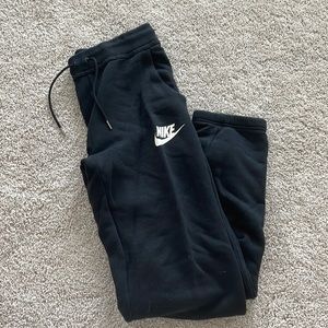NIKE BLACK SWEATPANTS